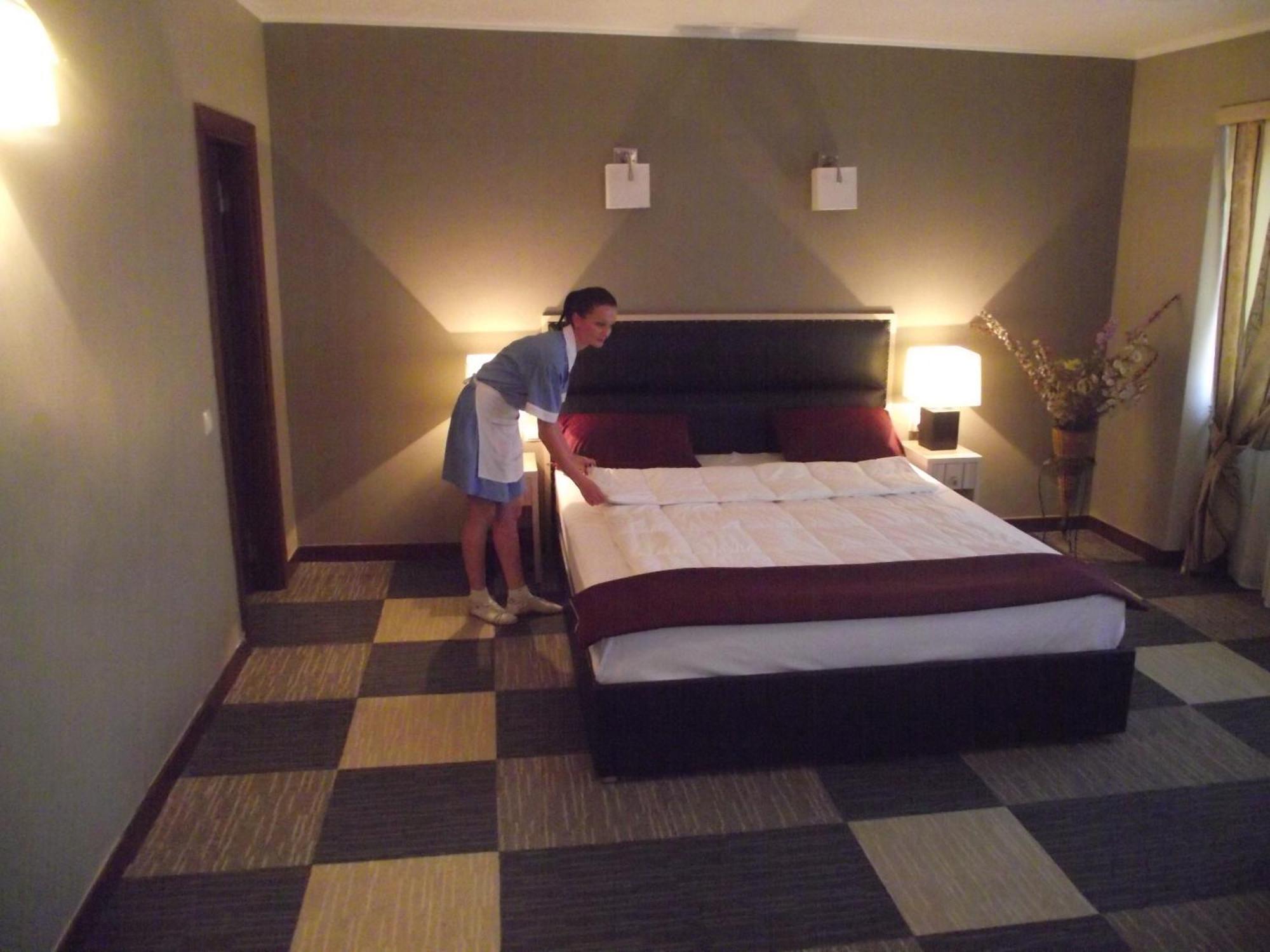 Aktau Hotel Ngoại thất bức ảnh