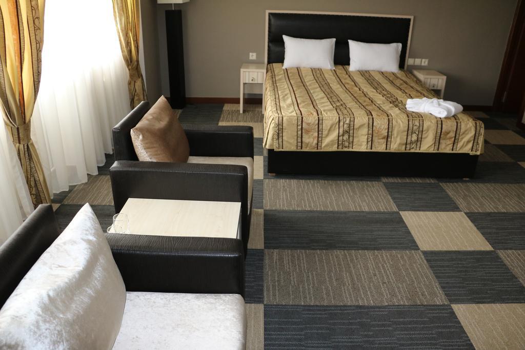 Aktau Hotel Ngoại thất bức ảnh