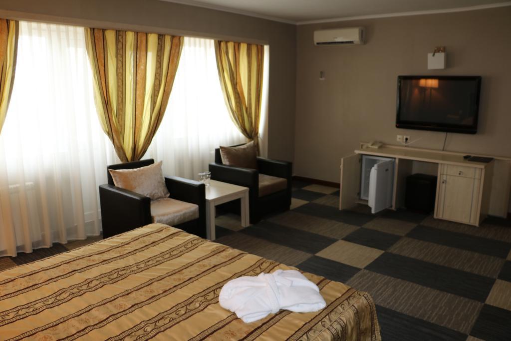 Aktau Hotel Ngoại thất bức ảnh