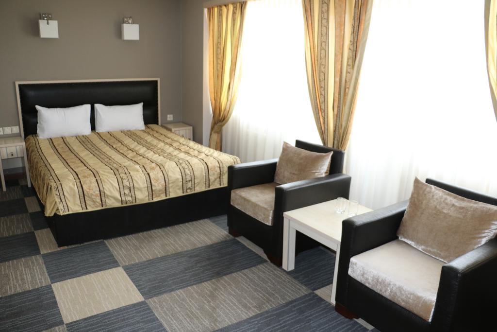 Aktau Hotel Ngoại thất bức ảnh