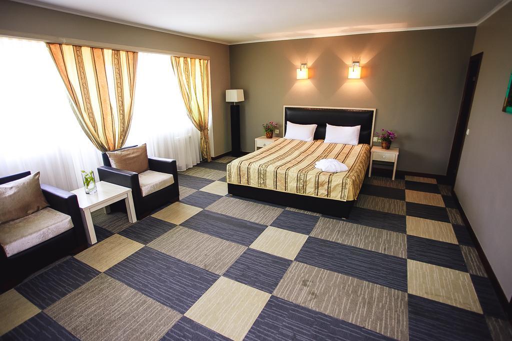 Aktau Hotel Ngoại thất bức ảnh