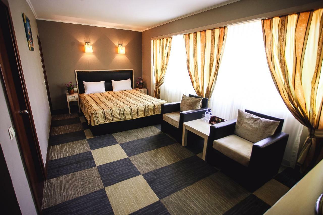 Aktau Hotel Ngoại thất bức ảnh