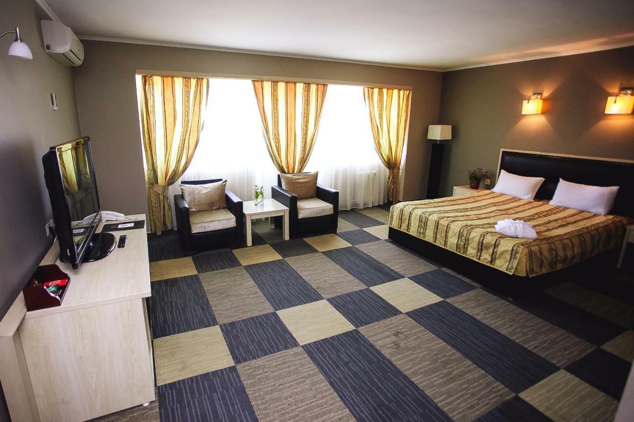 Aktau Hotel Ngoại thất bức ảnh